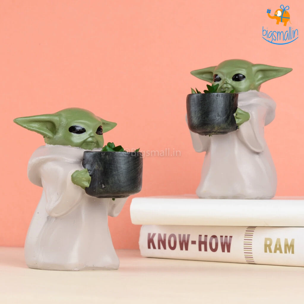 Big Daddy Baby Yoda Decorative Planter