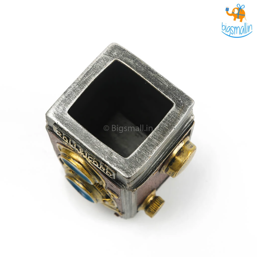 Vinny Y Vintage Camera Pen Holder