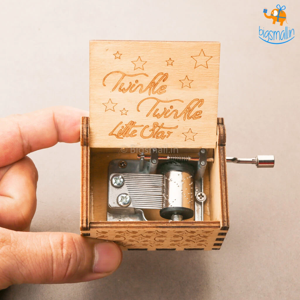 AmyLi Twinkle Twinkle Wooden Music Box All Of It