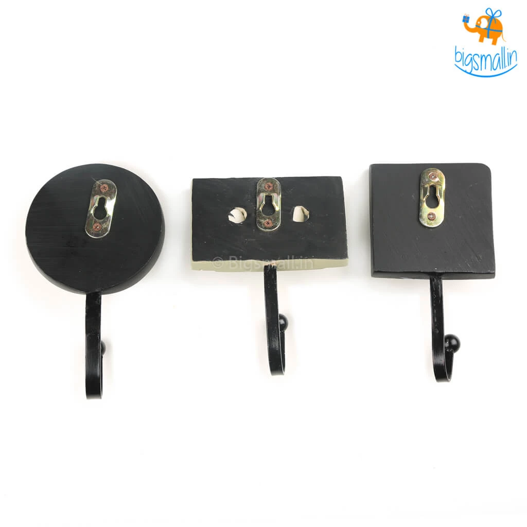 Vinny Y All Of It Retro Cassette Hooks