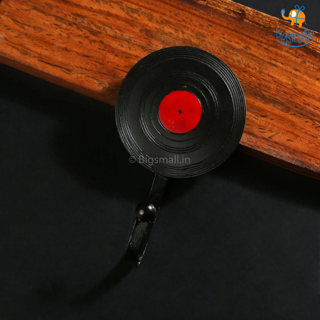 Vinny Y All Of It Retro Cassette Hooks