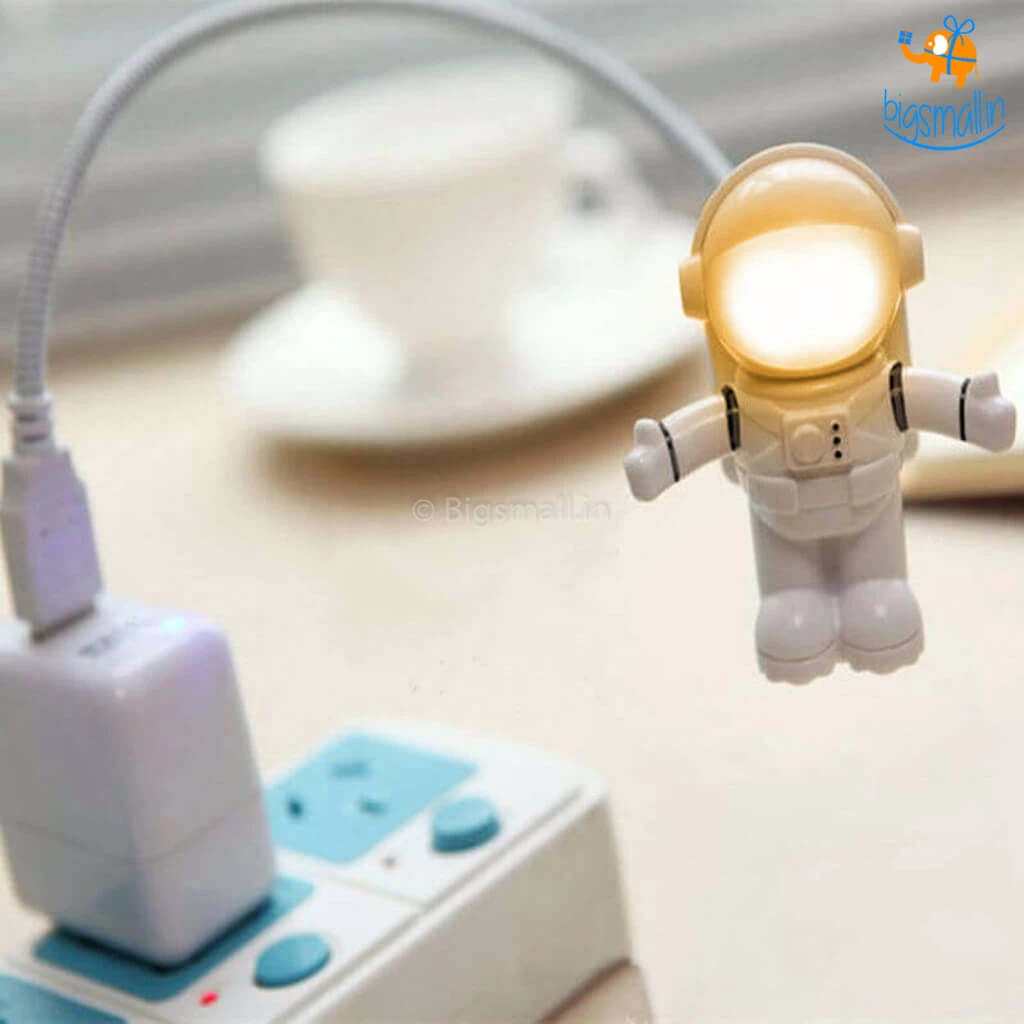 AmyLi Astronaut USB Night Light Father's Day