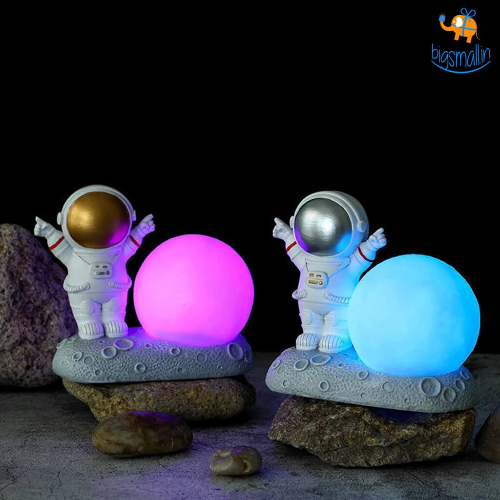 Bigsmall_hmk All Of It Space-Man Moon Lamp