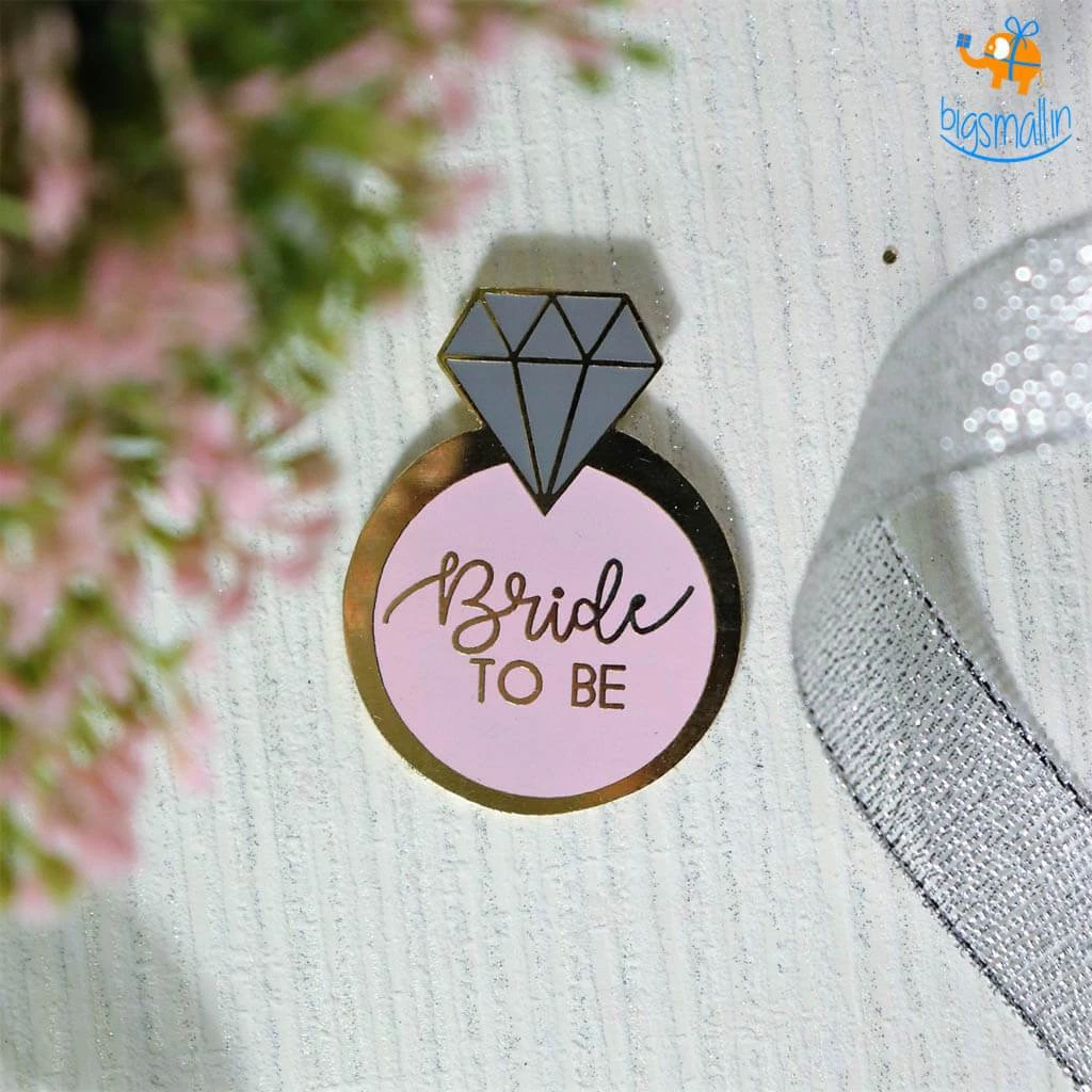 Bigsmall_piu All Of It Bride To Be Lapel Pin