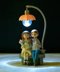 Big Daddy Couple On A Bench Table Lamp New