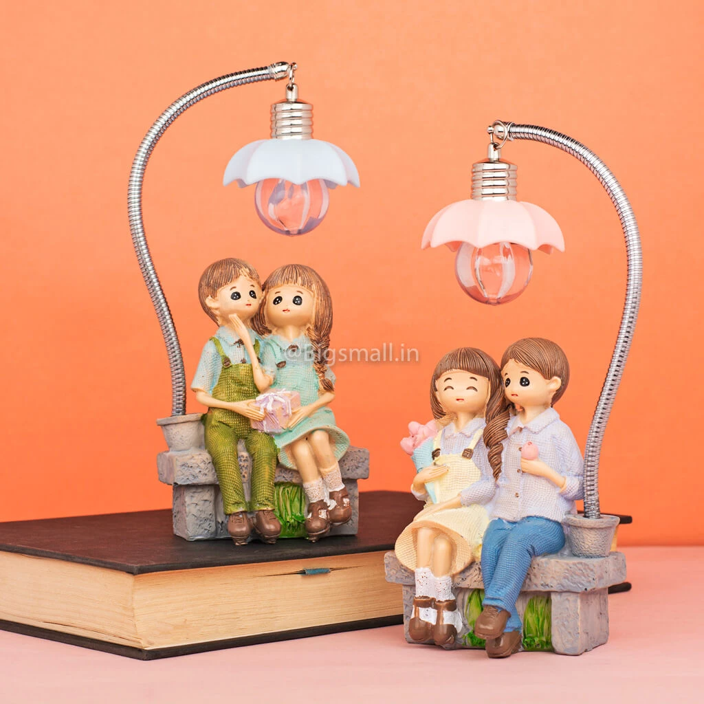 Big Daddy Couple On A Bench Table Lamp New