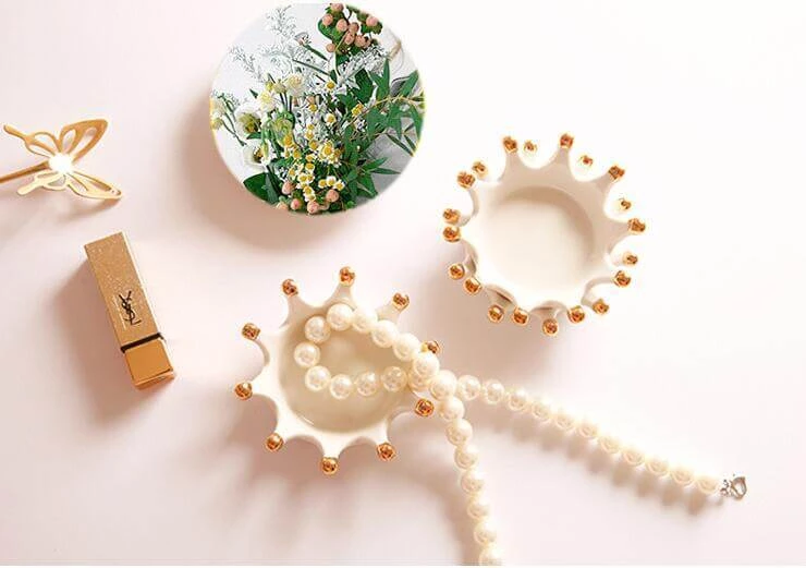 Mugga Corporate Queen Jewellery Holder