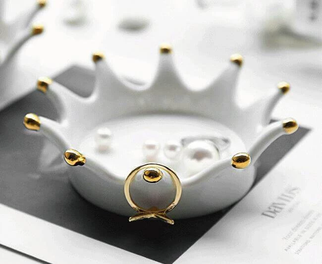 Mugga Corporate Queen Jewellery Holder