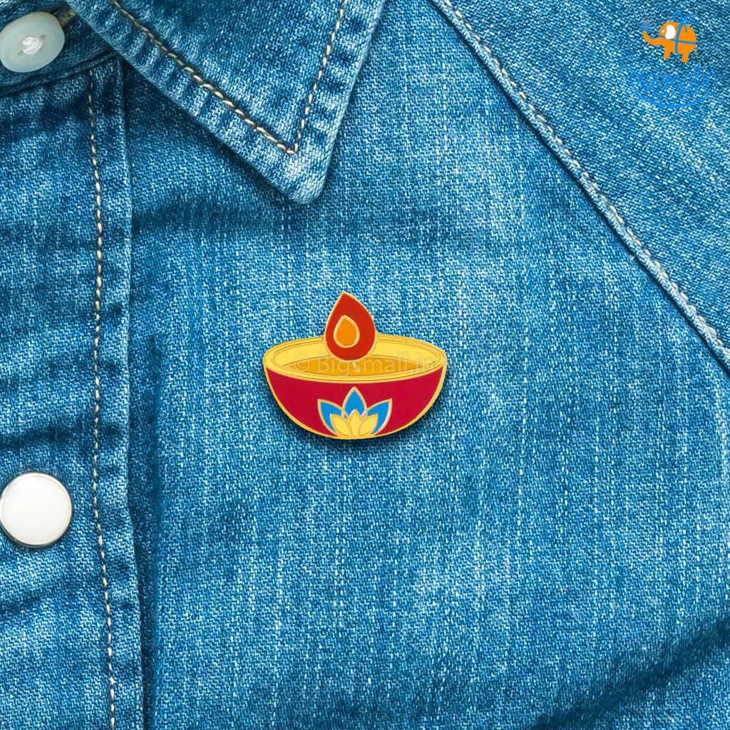 Bigsmall_piu Diwali Lapel Pin