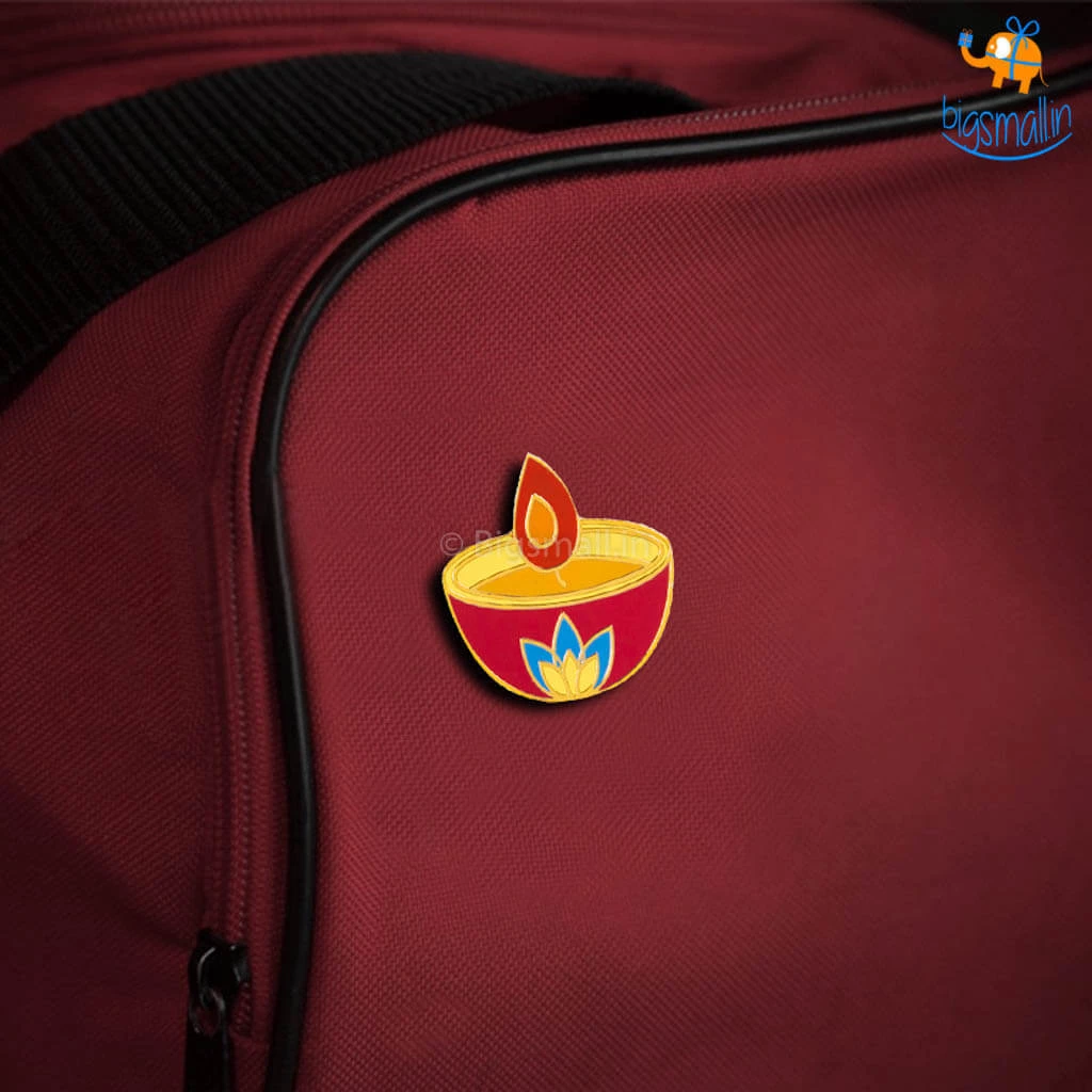 Bigsmall_piu Diwali Lapel Pin