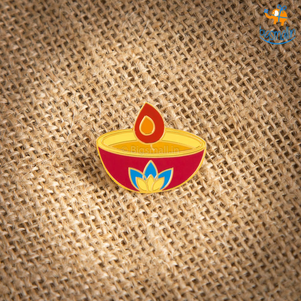 Bigsmall_piu Diwali Lapel Pin