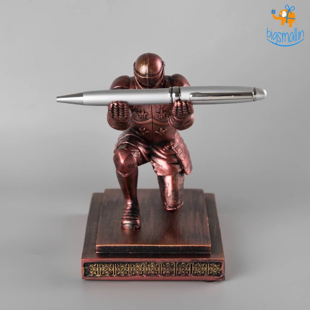 Mugga Executive Knight Pen Holder