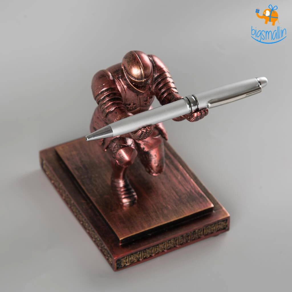 Mugga Executive Knight Pen Holder