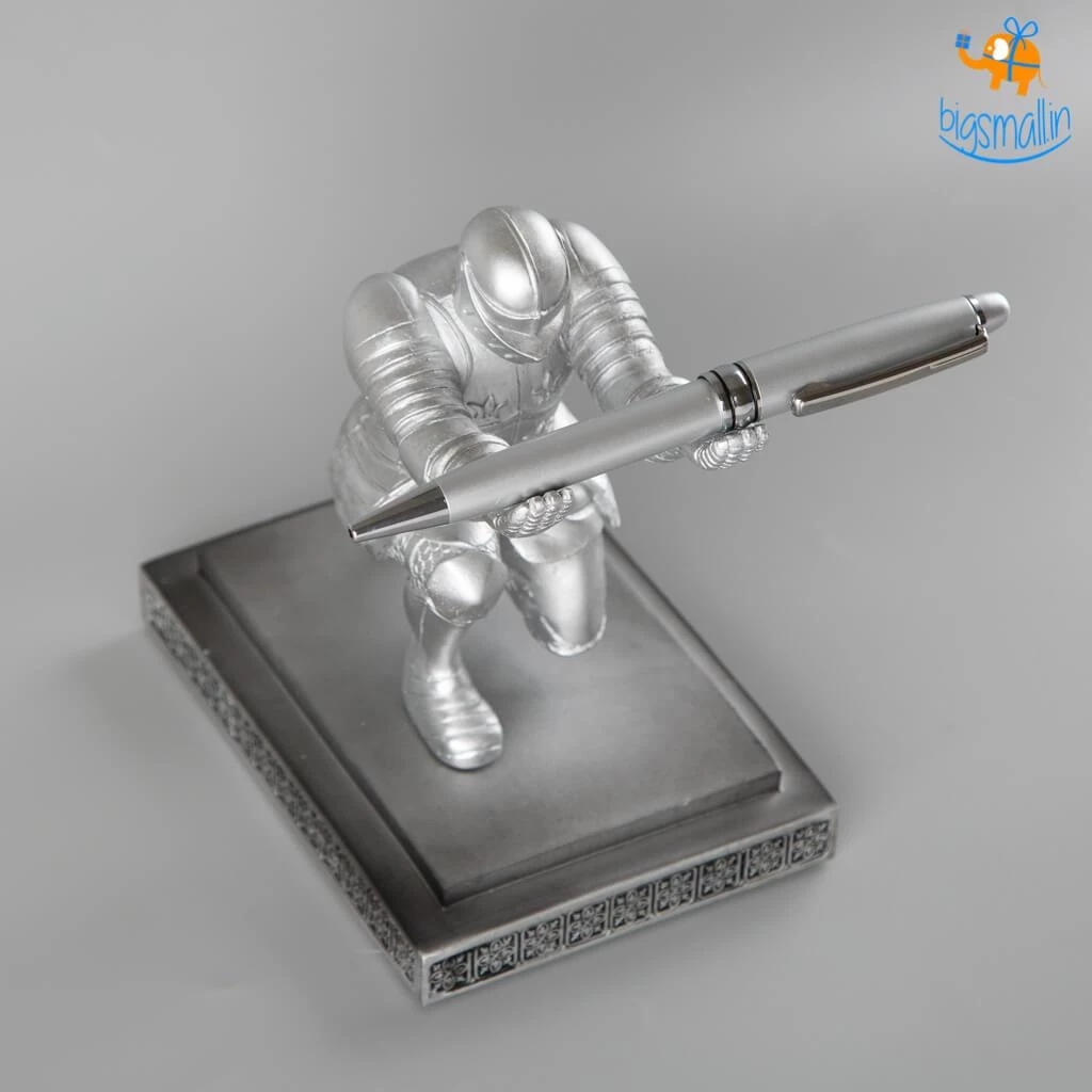 Mugga Executive Knight Pen Holder
