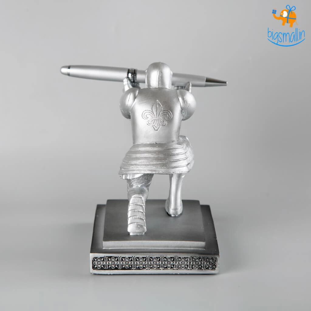 Mugga Executive Knight Pen Holder