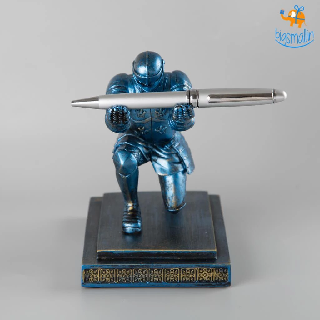 Mugga Executive Knight Pen Holder
