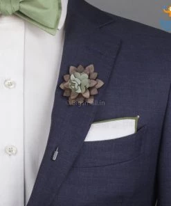 VinnyC Flower Wooden Brooch