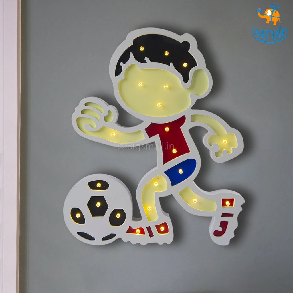 Bigsmall All Of It Footballer Wooden LED Lamp