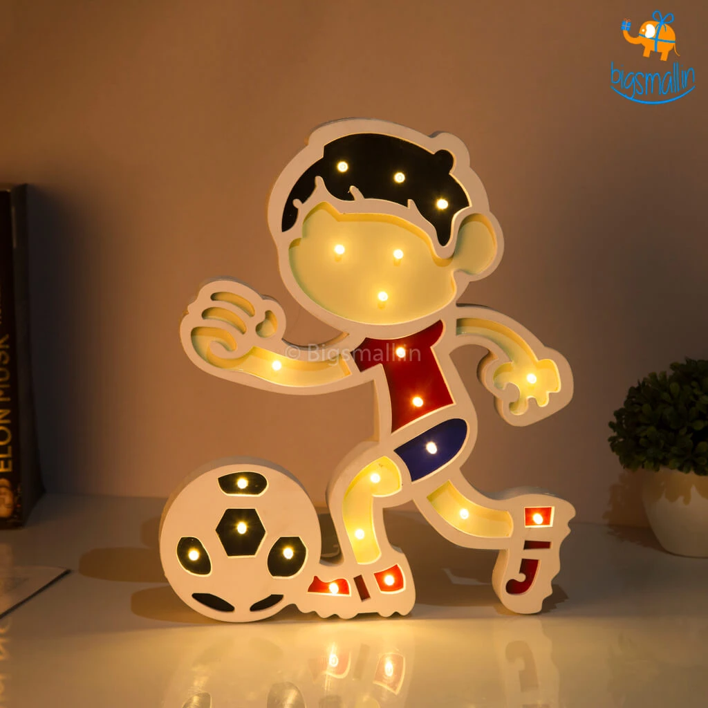 Bigsmall All Of It Footballer Wooden LED Lamp
