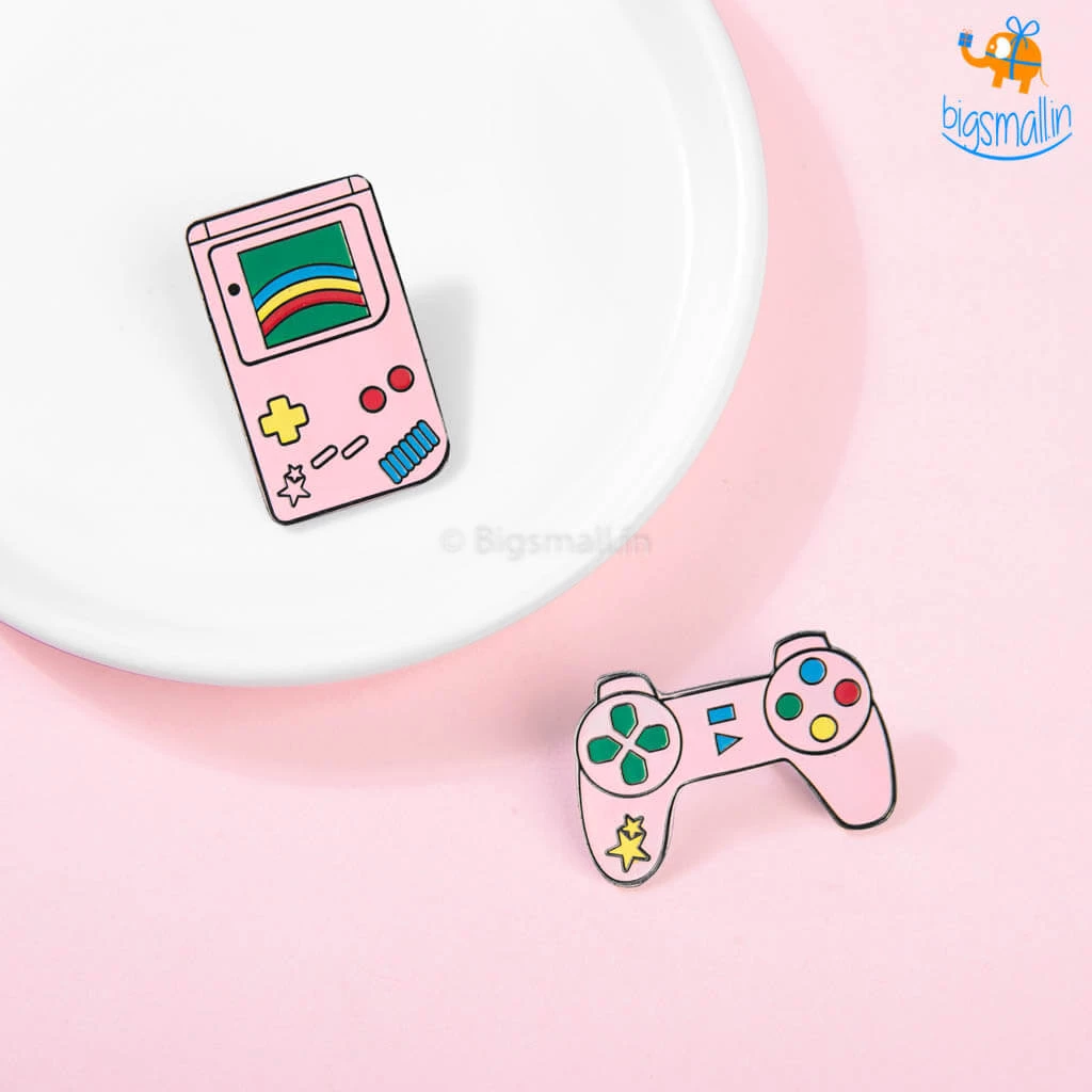 Bigsmall_piu Gamer Metallic Lapel Pins - Set Of 2