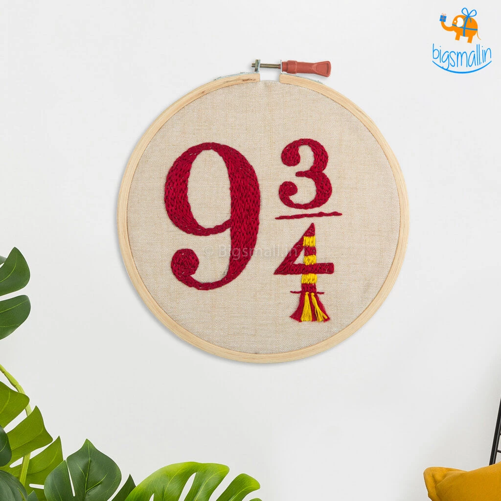 Hoop-Broideries All Of It Harry Potter 9 3/4 Embroidery Hoop Art