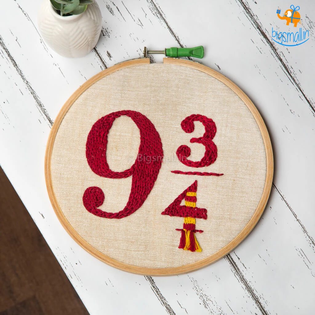 Hoop-Broideries All Of It Harry Potter 9 3/4 Embroidery Hoop Art