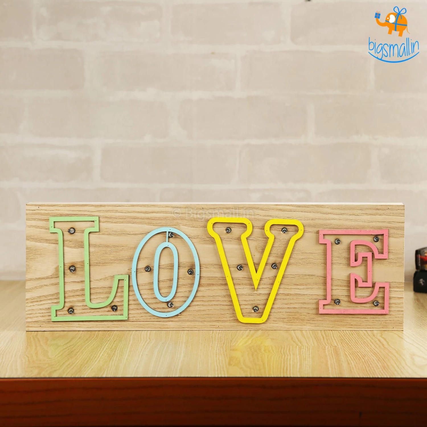 VinnyC Wooden LED Love Lamp