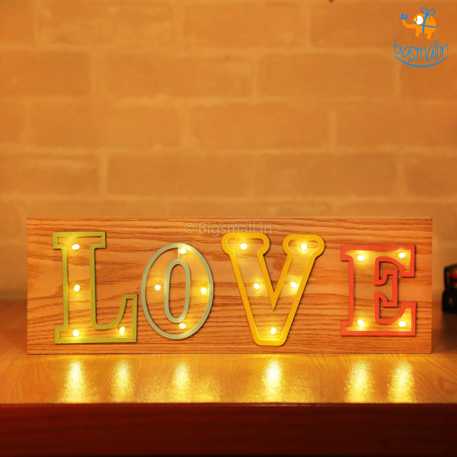 VinnyC Wooden LED Love Lamp