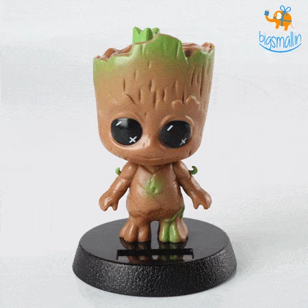 Bigsmall_hmk Groot Solar Powered Bobblehead