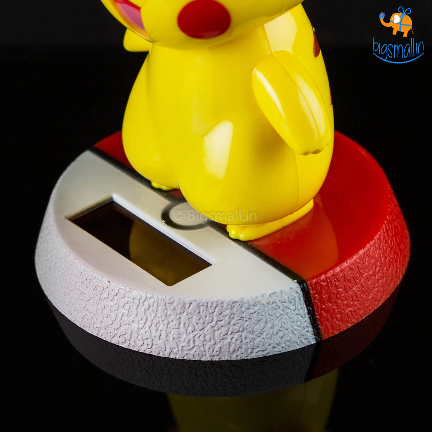 Bigsmall All Of It Pikachu Solar Powered Bobblehead