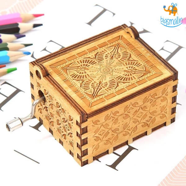 Bigsmall_hmk All Of It Queen Wooden Music Box