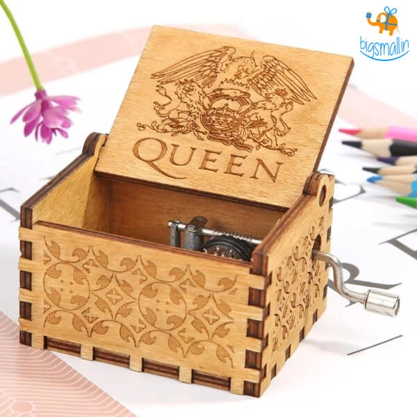 Bigsmall_hmk All Of It Queen Wooden Music Box