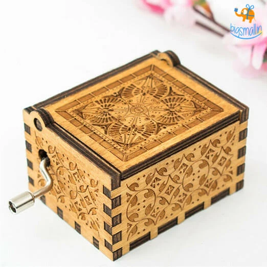 Bigsmall_hmk All Of It Queen Wooden Music Box