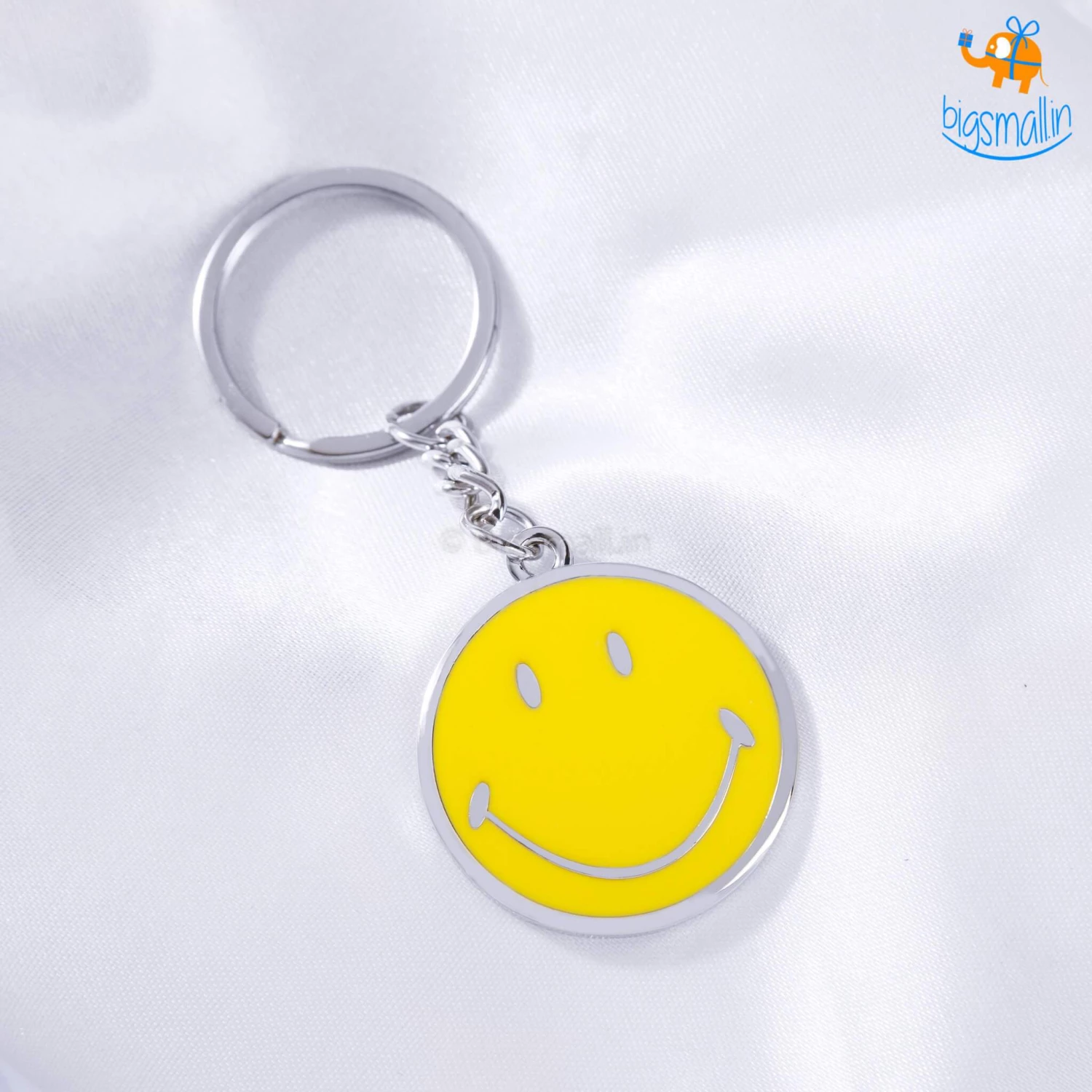 Bigsmall_hmk All Of It Smiley Metallic Keychain