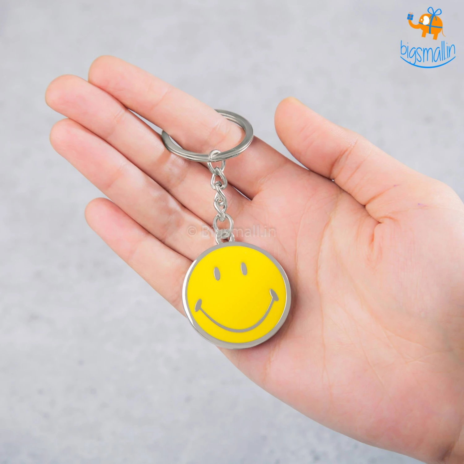 Bigsmall_hmk All Of It Smiley Metallic Keychain