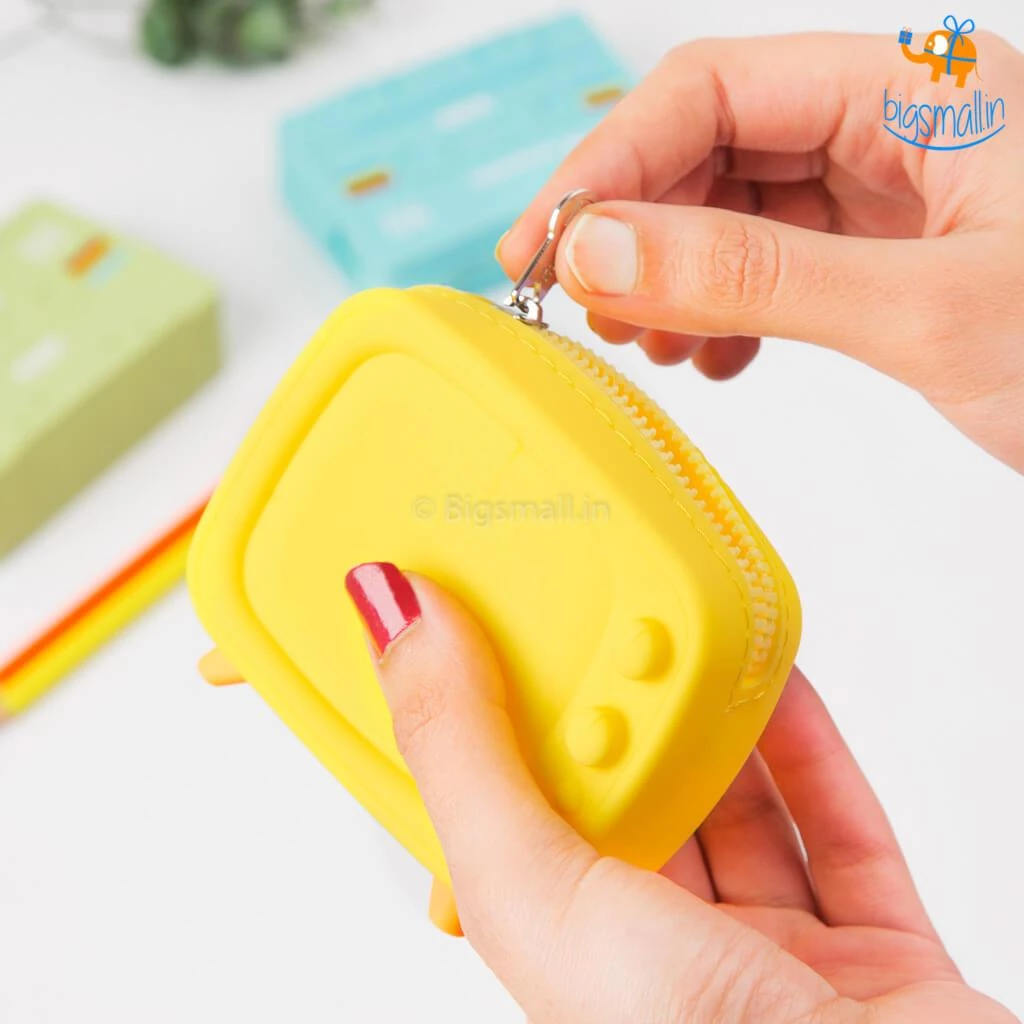 AmyLi Corporate Retro TV Coin Purse