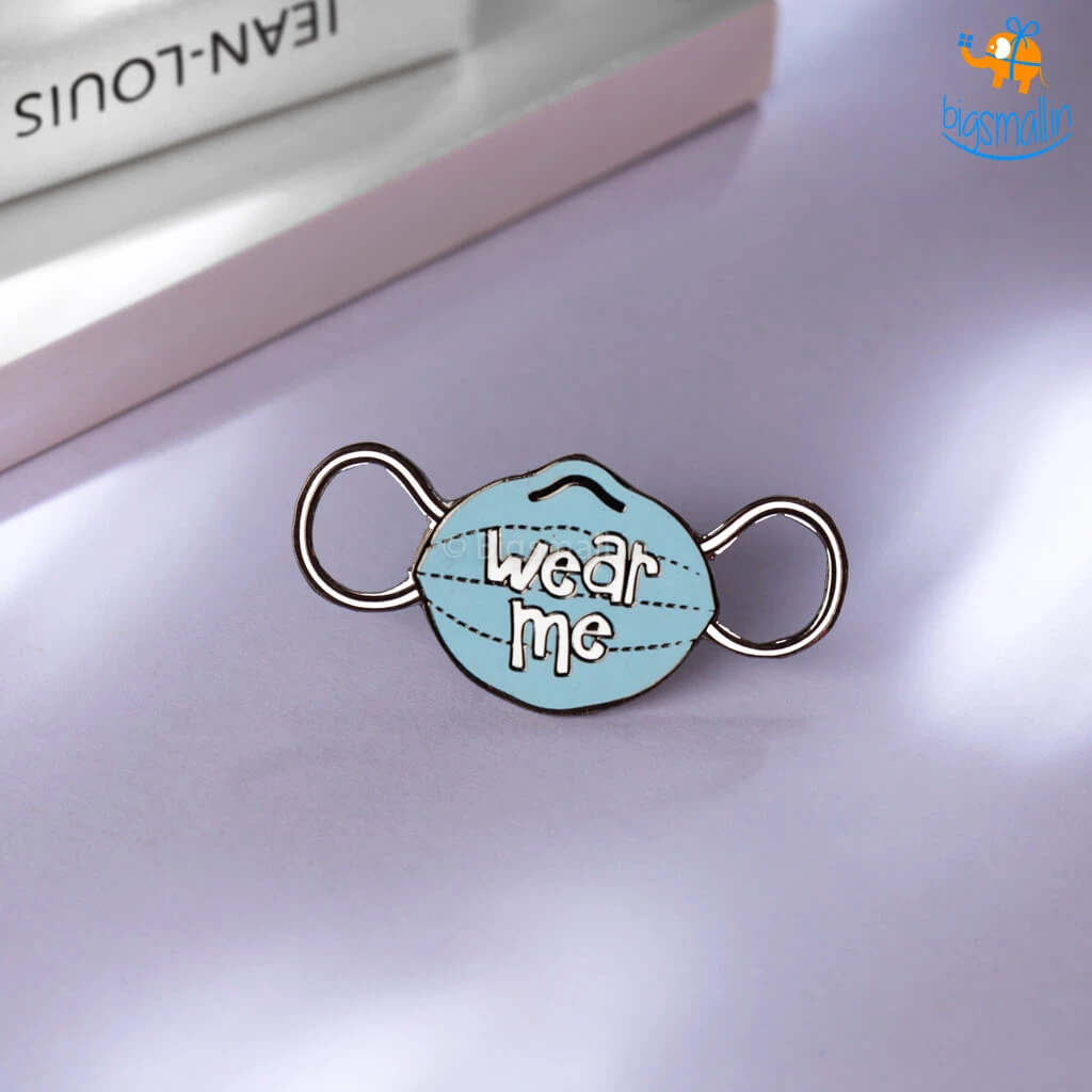 Bigsmall_piu Wear Me Lapel Pin