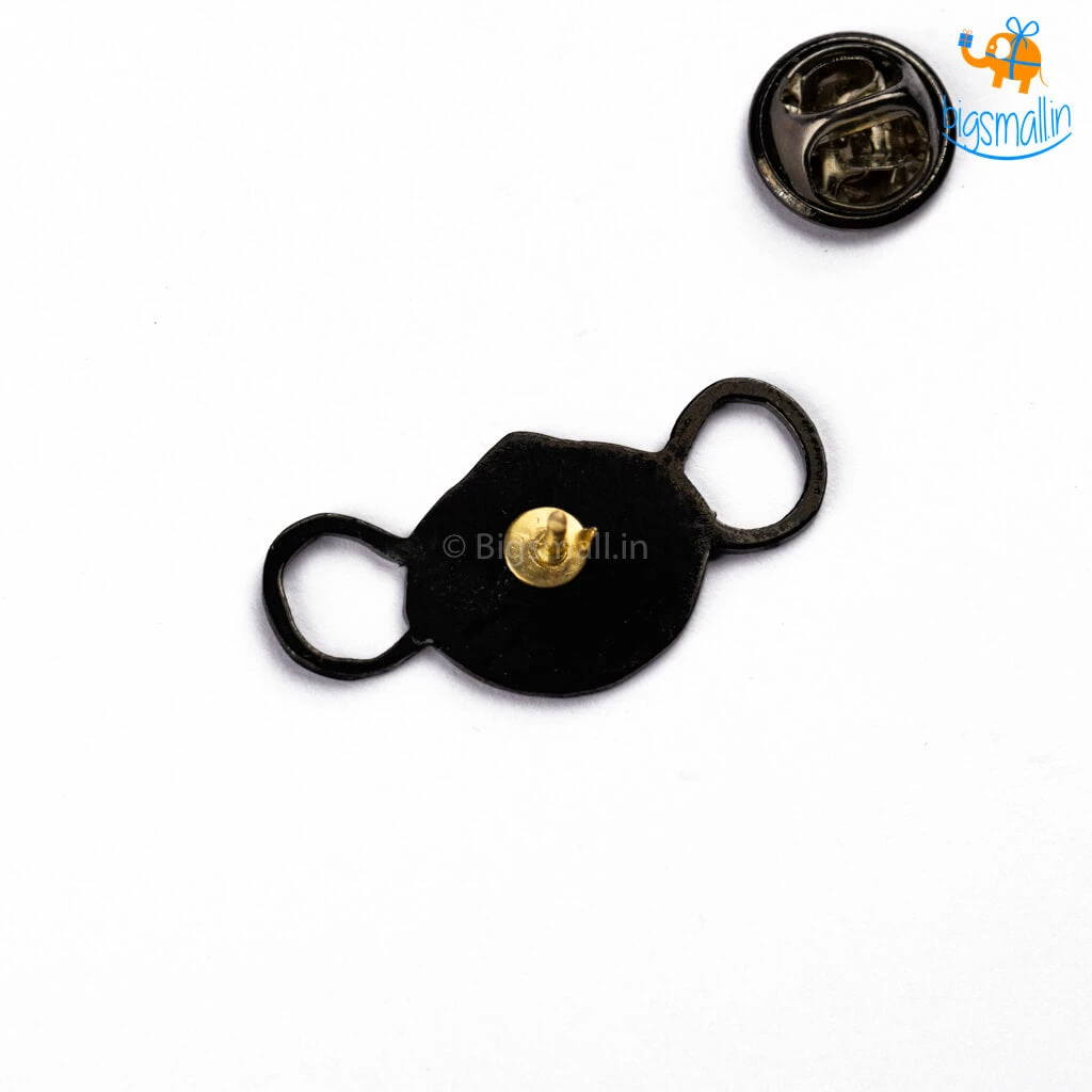 Bigsmall_piu Wear Me Lapel Pin