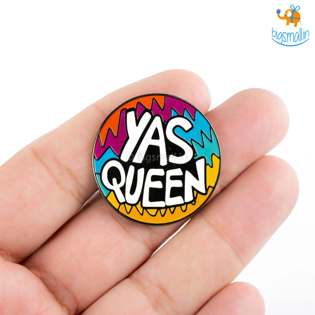 Bigsmall_piu All Of It Yas Queen Lapel Pin