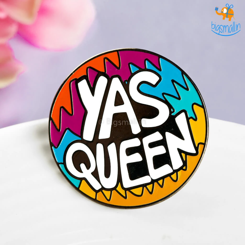 Bigsmall_piu All Of It Yas Queen Lapel Pin